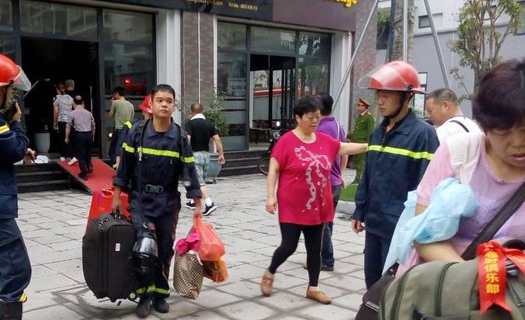 Giải cứu 5 du khách trong vụ cháy khách sạn tại Quảng Ninh